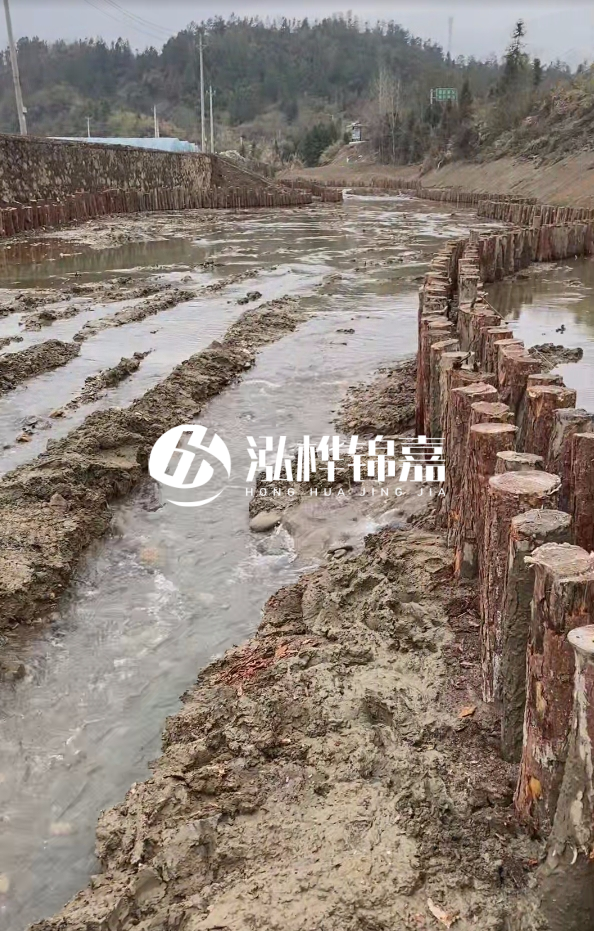 佳木斯河道清淤專業(yè)施工-河道清淤國(guó)家規(guī)定是幾米？