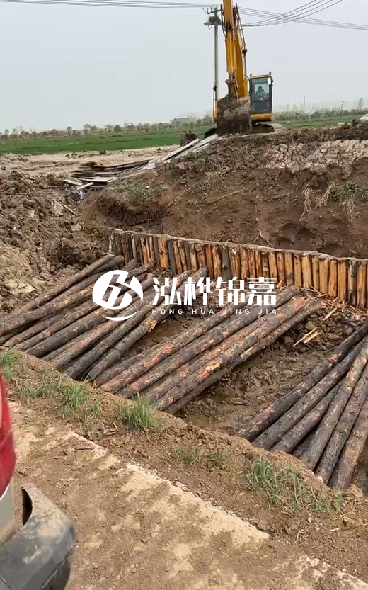 5米大頭16松木樁多少錢一根？按小頭報(bào)價(jià)貴還是大頭報(bào)價(jià)貴？