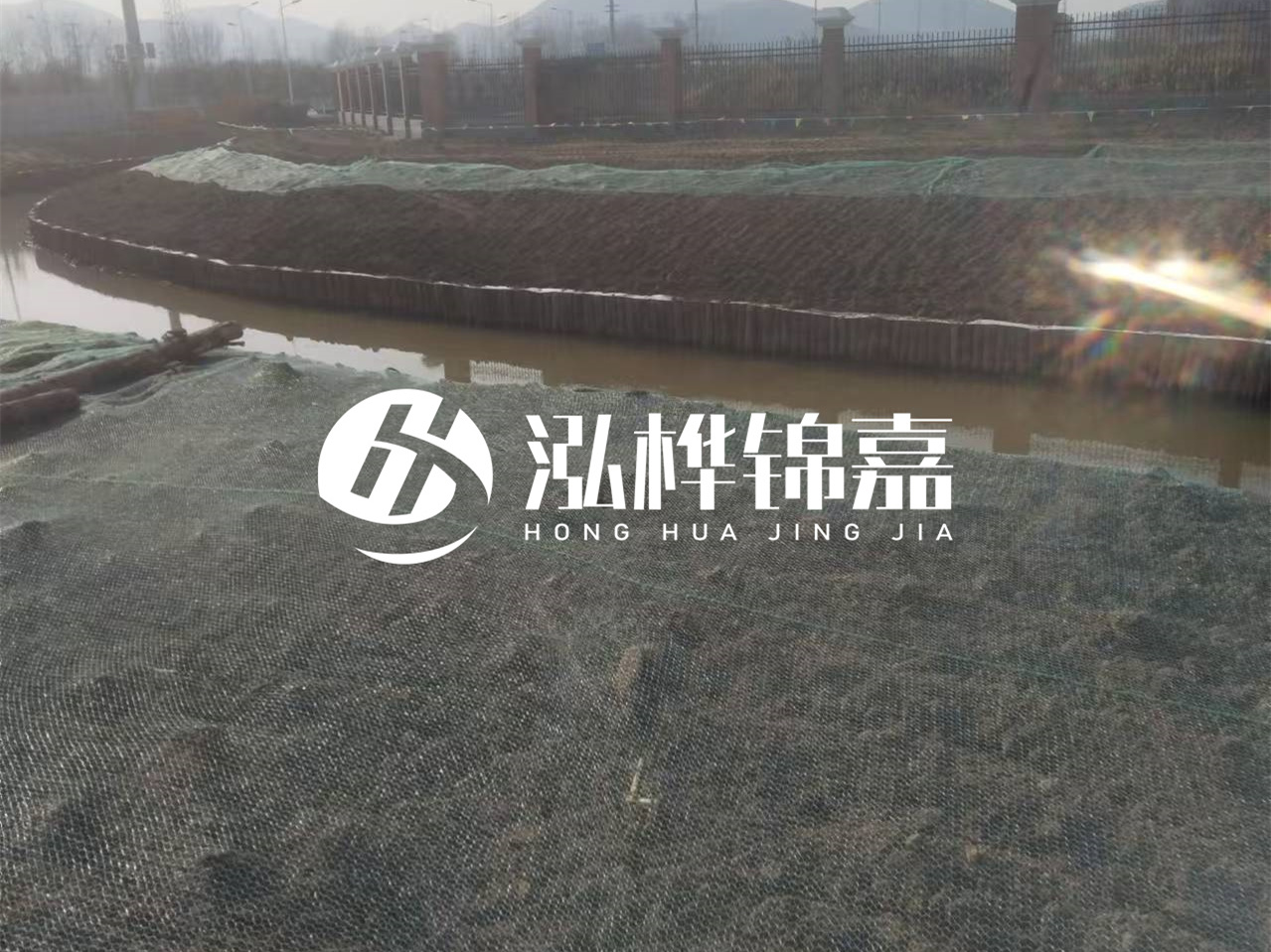 河道木樁打不下去怎么辦？河道打樁木能在水里使用多少年？