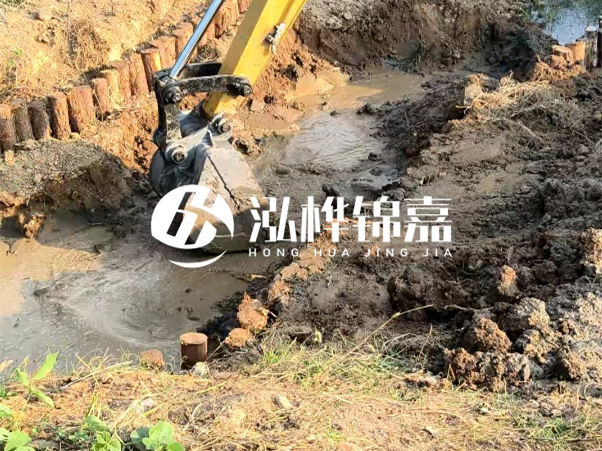 廣東松木樁批發(fā)廠家 - 3 米小頭 8CM 松木樁多少錢？