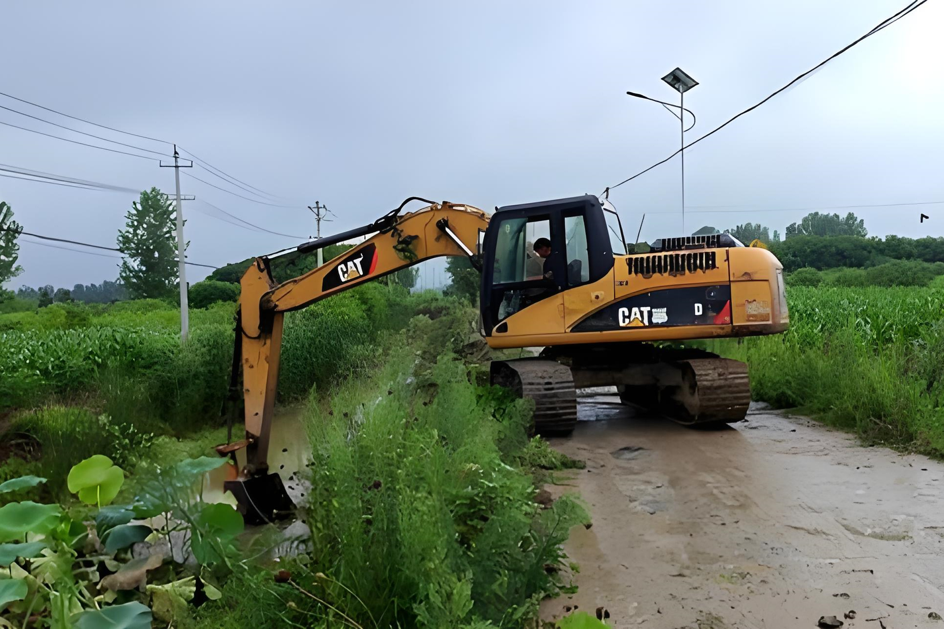 貴州沼澤地灘涂清淤公司有哪些-船挖清淤單價(jià)是多少？